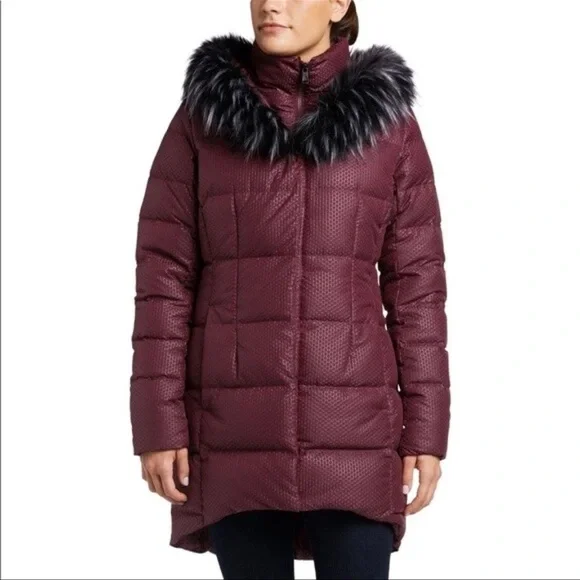 The North Face Women's Maroon Puffer Jacket with Faux Fur - Picture 6 of 11